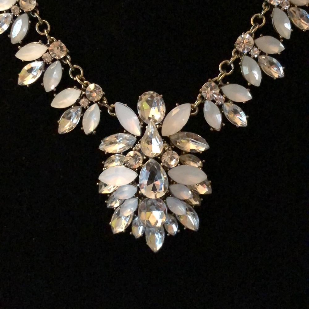 Gorgeous Statement Necklace rhinestone crystals
